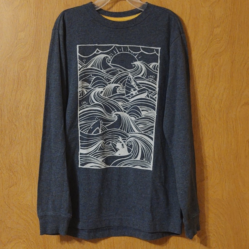 Boys Old Navy long sleeve t-shirt